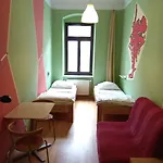 モンドパラスト ホステル *