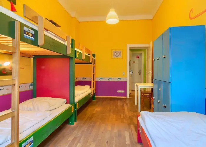 Mondpalast Ostello *