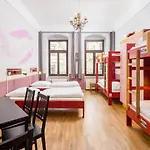 Mondpalast Hostel