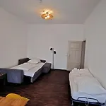 Hostel Mondpalast
