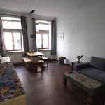 Hostel Mondpalast *