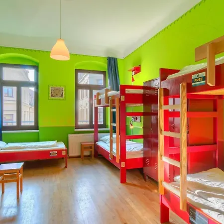 Mondpalast Hostal *