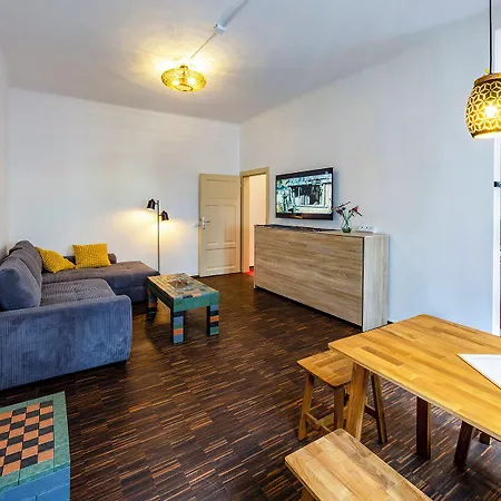 Hostel Mondpalast *