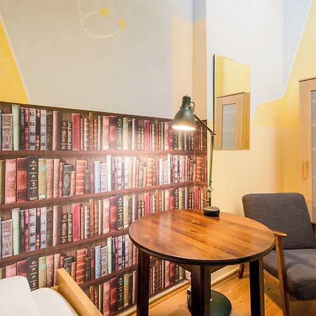 Hostel Mondpalast *