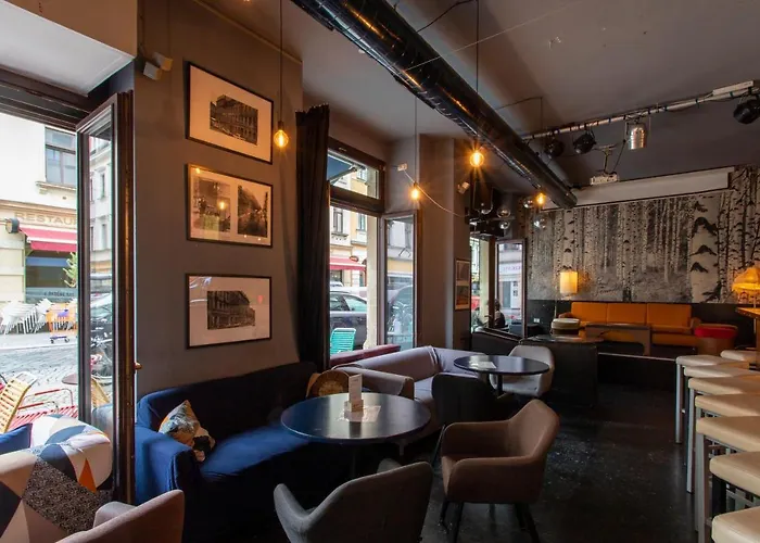 Vandrarhem Mondpalast *