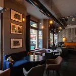 بيت شباب Mondpalast *